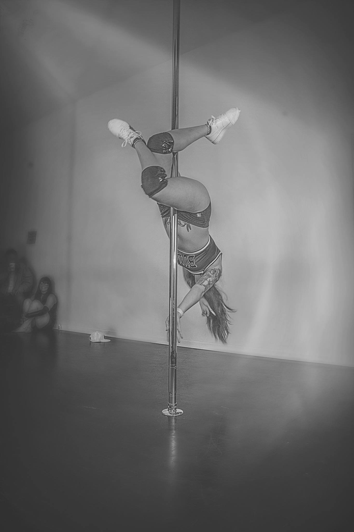 pole dance showcase