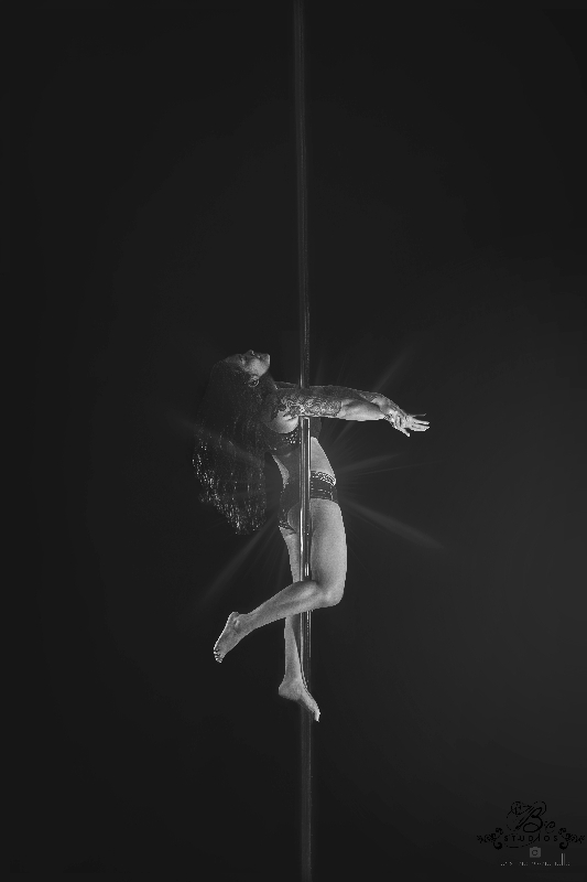 pole dance photography